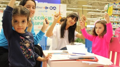 Minikler, boyama yaparak haklarını öğrendi