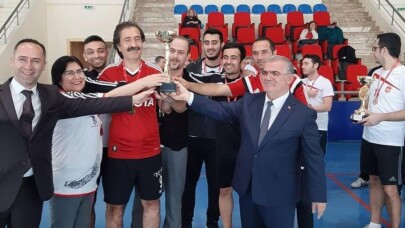 ‘Öğretmenler Günü Voleybol Turnuvası’ sona erdi