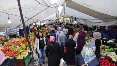 Sultangazililer taşınan Çarşamba Pazarı kararından memnun