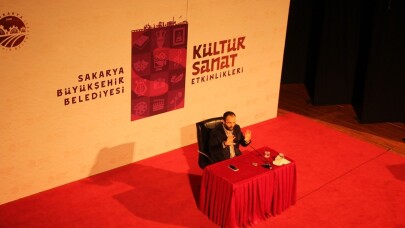 AKM’de,‘Neyi Nasıl Yapmalı?’ isimli söyleşi ve imza günü programı düzenlendi