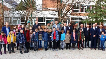 Bağcılar Belediyesinin Bosna’da inşa ettiği 3. Türkçe sınıfı hizmete açıldı
