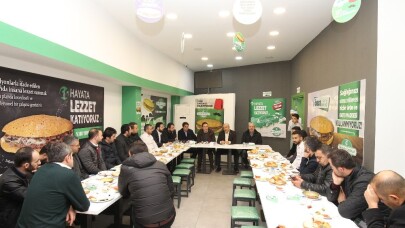Başkan Büyükgöz Yeni Çarşı esnafıyla buluştu