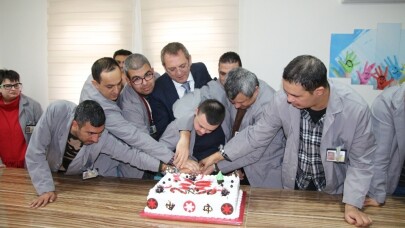 Başkan Ergin, engellilerle yılbaşı öncesinde tombala oynadı