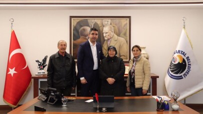 Başkan Gökhan Yüksel, şehit annesi ve yakınlarını ağırladı