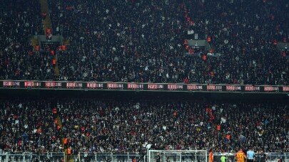 Beşiktaş’ta soğuğa rağmen tribünler doldu