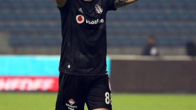 Caner ve Gökhan doludizgin gidiyor