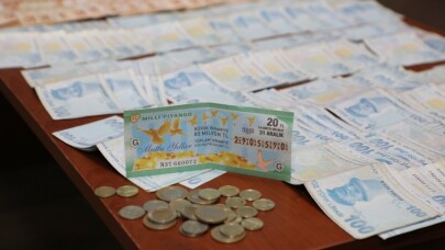 Dilencinin üzerinden çıkan para miktarı şoke etti