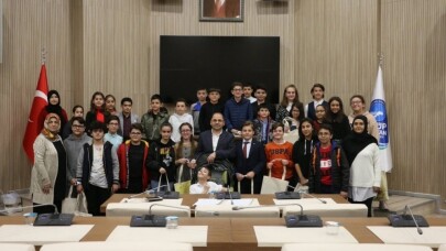 Eyüpsultan Çocuk Meclisi’nden “Mavi Kapak ve Hayırda Buluşalım” kampanyası