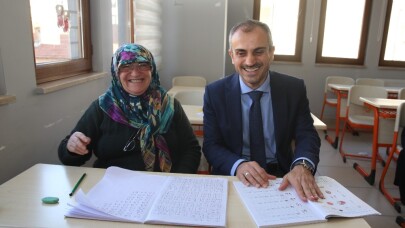 Halk eğitim kurslarında 74 kişi okuma-yazma öğrendi