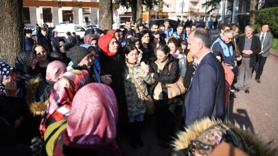 İnegöl Belediyesi’nin emektar Aynur Ablası son yolculuğuna uğurlandı