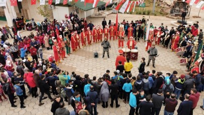 İnegöl Mehteri’nden Suriyeli yetimlere unutulmaz konser