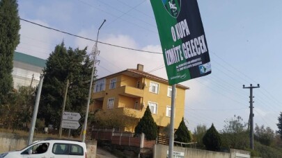 İzmit’in dört bir yanına “O kupa İzmit’e gelecek” pankartları asıldı