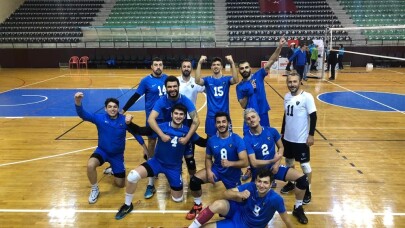 Karacabey Belediyespor Voleybol Takımı galibiyete odaklandı