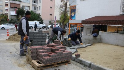 Kartal’da kaldırım yenileme ve yol bakım çalışmaları devam ediyor