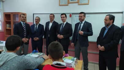 Kestel Belediyesi’nden liseye hazırlanan öğrencilere kitap desteği