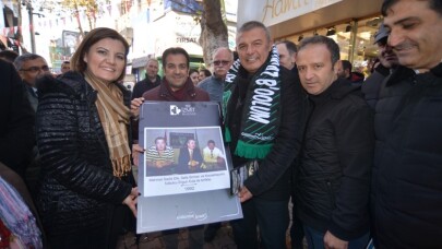 Kocaelispor’un efsane golcüsüne başkandan anlamlı hediye