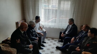 Orhaneli protokolünden Gazi Yavuz’a geçmiş olsun ziyareti