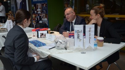 Otel ve yiyecek içecek endüstrisinin öncü işletmeleri Özyeğin Üniversitesi’nde öğrencilerle buluştu