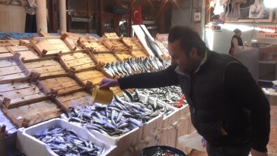 (Özel) Sıcak havalar balık tezgahlarını vurdu