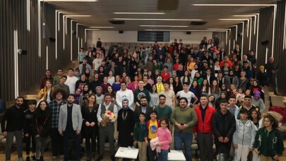 “Sahnede Bir Ömür” söyleşilerinin konuğu oyuncu Cengiz Küçükayvaz oldu