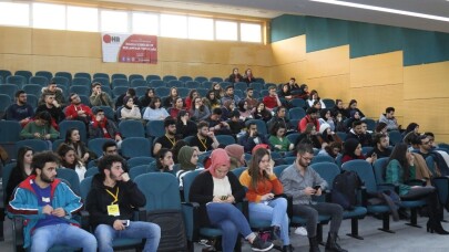SAÜ’de ‘Dijital Algı Yönetimi’ isimli konferans düzenlendi