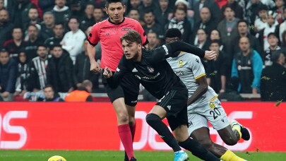 Süper Lig: Beşiktaş: 0 - Yeni Malatyaspor: 0 (İlk yarı)