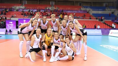 VakıfBank, Dünya Şampiyonası’na galibiyetle başladı