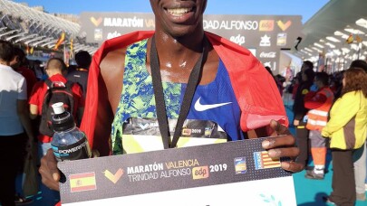 Valencia Maratonu’nda Kaan Kigen Özbilen’den rekor