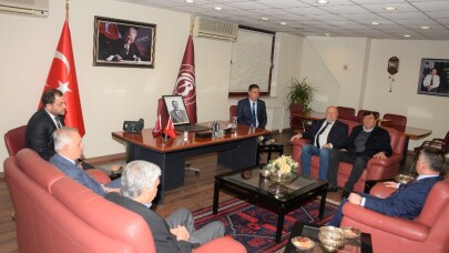 Vali Yazıcı Ticaret Borsasını ziyaret etti