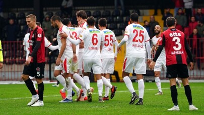 Ziraat Türkiye Kupası: Fatih Karagümrük: 0 - Göztepe: 1 (İlk yarı)