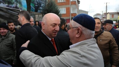 Başkan Bıyık, umre yolculuğuna çıkan vatandaşları uğurladı