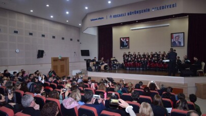 Büyükşehir Çocuk Korosu’nun konserine yoğun ilgi