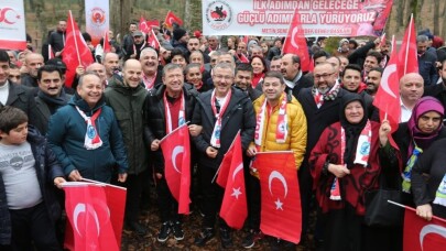 Eyüpsultan’da ‘ilk günkü ruhla kardeşlik için’ yürüdüler