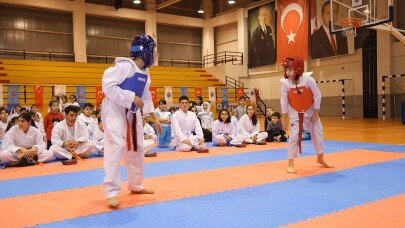 Kâğıthane’de 200’e yakın çocuk kuşak atladı