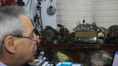 Makam odasını müzeye dönüştürdü