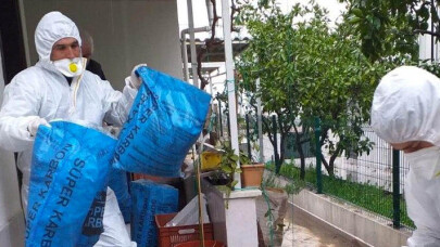 Edremit Belediyesi çöpleri evden topluyor