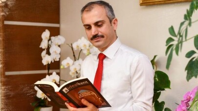 Başkan Çiftçi’den Evde Kalan Gençlere Kitap