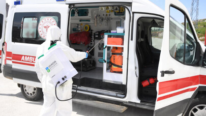 Ambulanslar her vaka sonrasında dezenfekte ediliyor