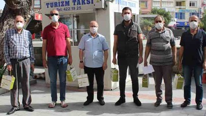 Burhaniye’deki Taksiler Ve Durakları Dezenfekte Edildi