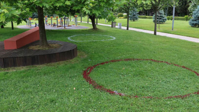 Parklarda sosyal mesafe korunacak