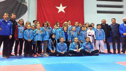 Lig tescil edildi, Kağıtspor Karate şampiyon