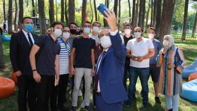 Bursa'da Açık Hava Kütüphanesi açıldı