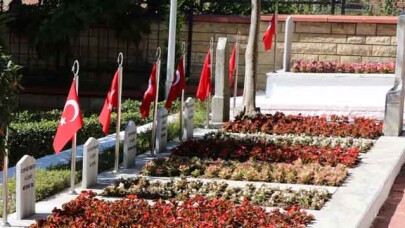 İzmit Namazgah Şehitliği 30 Ağustos’a hazırlandı