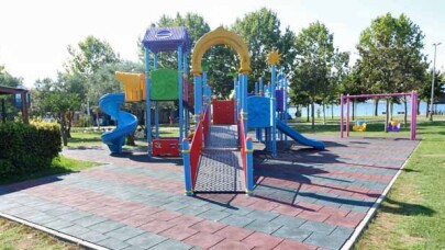 İhsaniye sahil parkına engelli oyun grubu kuruldu