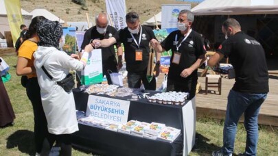 Ahlat'ta Sakarya'nın yöresel lezzetleri tanıtılıyor