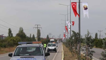 Burhaniye bayraklarla donatıldı
