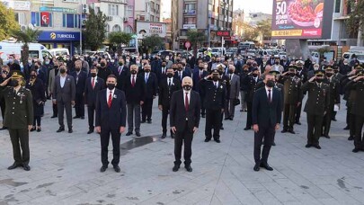 Atatürk, Burhaniye’de 10 Kasım Töreniyle Anıldı