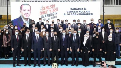 'AK Parti davasının taşıyıcısı gençler olacak'