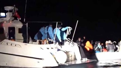 Çanakkale'de 13 Sığınmacı Kurtarıldı