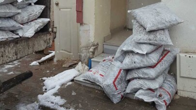 Yüzlerce çuval kömür ihtiyaç sahiplerine ulaştı